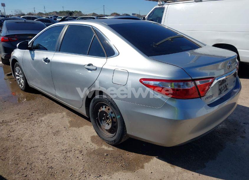 Photo 3 of 2016 Toyota Camry LE (VIN 4T4BF1FK0GR552740)