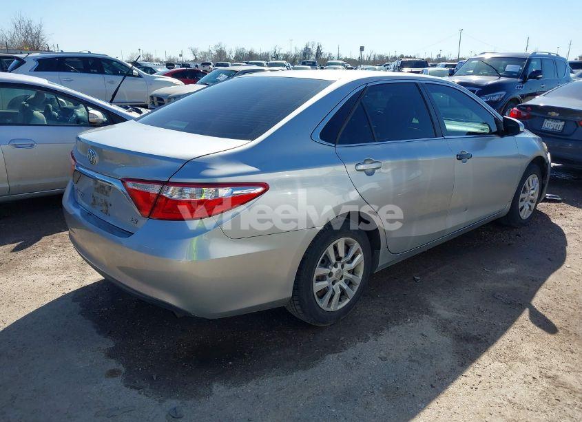 Photo 4 of 2016 Toyota Camry LE (VIN 4T4BF1FK0GR552740)