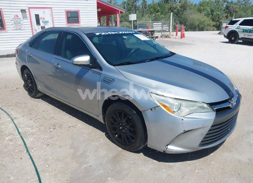 2016 Toyota Camry LE (VIN 4T4BF1FK0GR553208) main photo