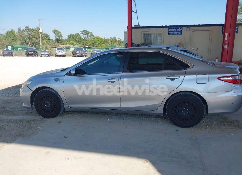 Photo 15 of 2016 Toyota Camry LE (VIN 4T4BF1FK0GR553208)