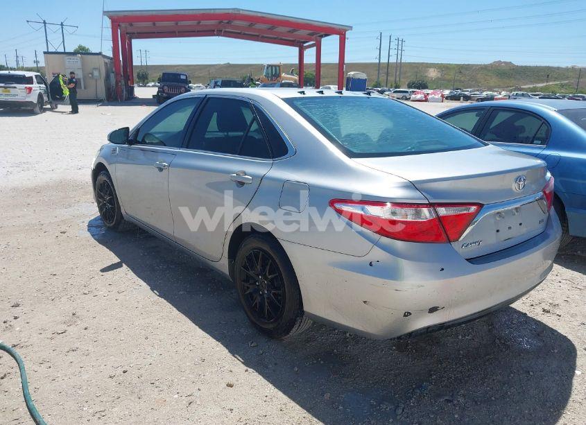 Photo 3 of 2016 Toyota Camry LE (VIN 4T4BF1FK0GR553208)