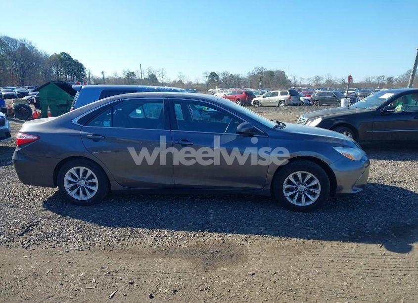 Photo 13 of 2016 Toyota Camry LE (VIN 4T4BF1FK0GR572812)