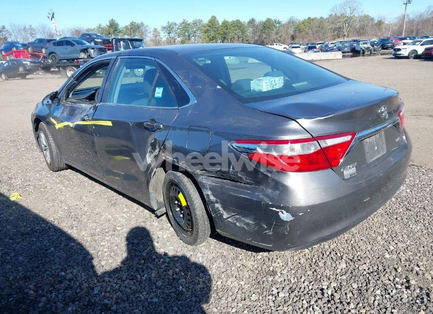 Photo 3 of 2016 Toyota Camry LE (VIN 4T4BF1FK0GR572812)