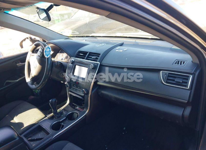 Photo 5 of 2016 Toyota Camry LE (VIN 4T4BF1FK0GR572812)