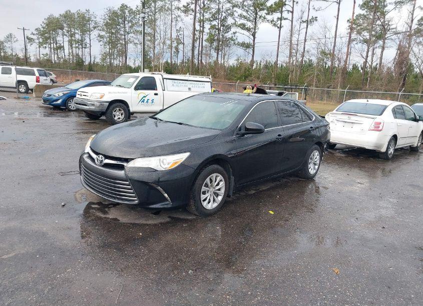 Photo 2 of 2016 Toyota Camry LE (VIN 4T4BF1FK0GR573314)