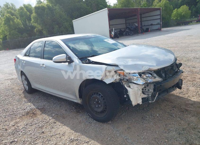 2012 Toyota Camry LE (VIN 4T4BF1FK1CR260587) main photo