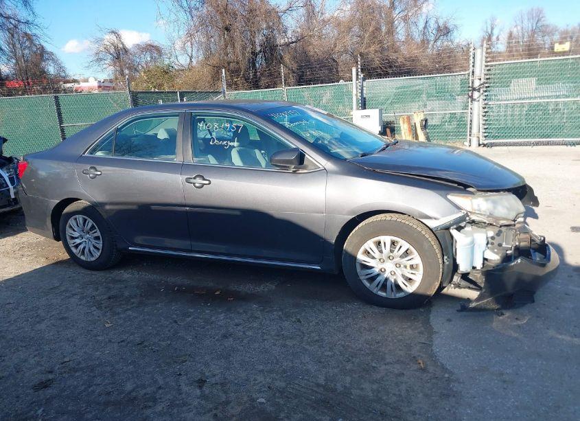 Photo 14 of 2013 Toyota Camry LE (VIN 4T4BF1FK1DR300135)