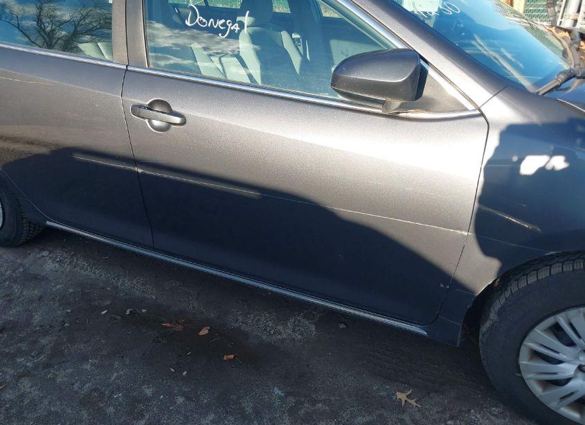 Photo 19 of 2013 Toyota Camry LE (VIN 4T4BF1FK1DR300135)