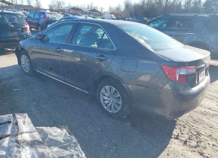 Photo 3 of 2013 Toyota Camry LE (VIN 4T4BF1FK1DR300135)