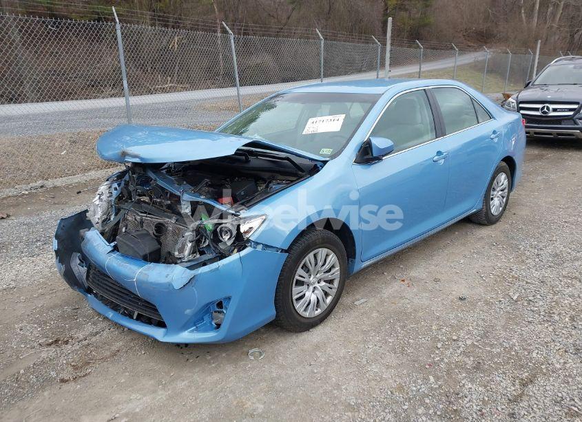 Photo 2 of 2013 Toyota Camry LE (VIN 4T4BF1FK1DR300720)