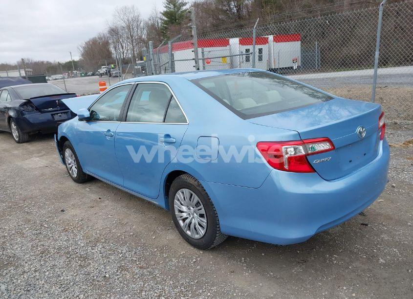 Photo 3 of 2013 Toyota Camry LE (VIN 4T4BF1FK1DR300720)