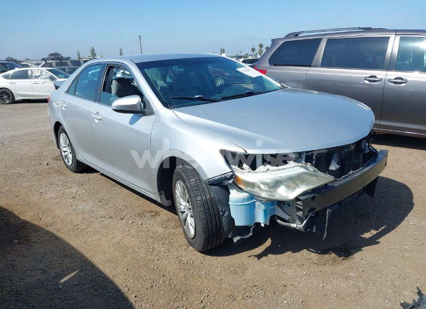 2013 Toyota Camry LE (VIN 4T4BF1FK1DR319851) main photo