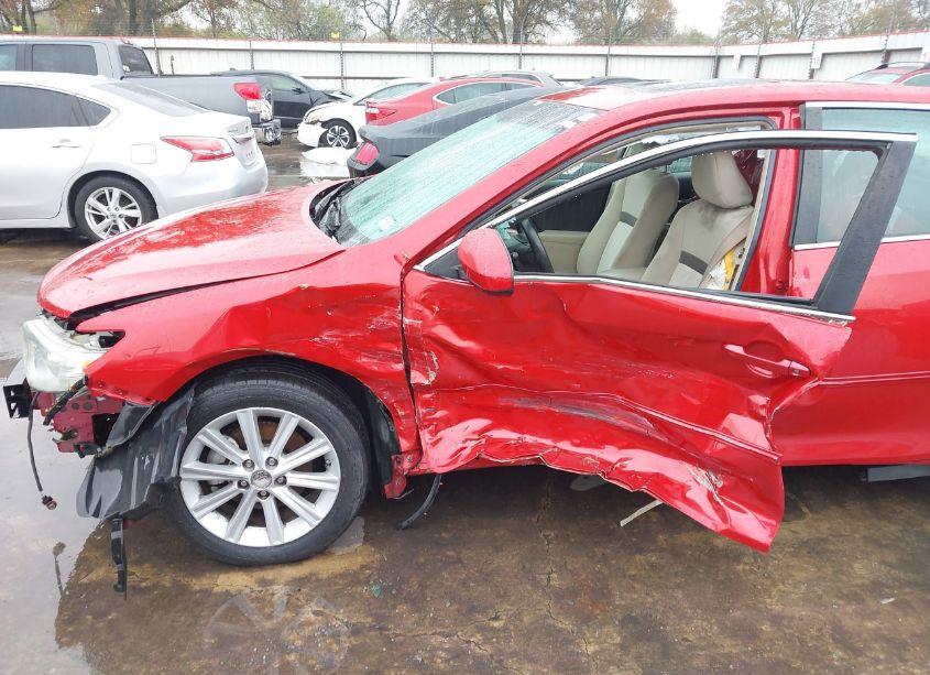 Photo 18 of 2013 Toyota Camry XLE (VIN 4T4BF1FK1DR326976)