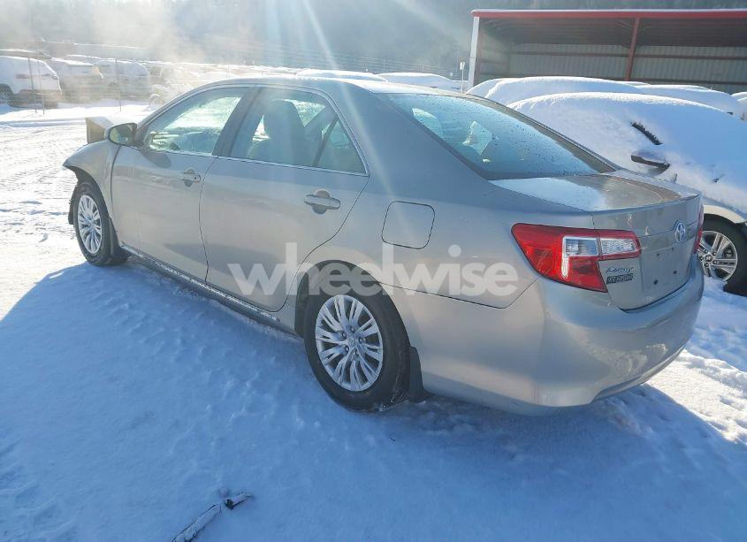 Photo 3 of 2013 Toyota Camry LE (VIN 4T4BF1FK1DR328937)