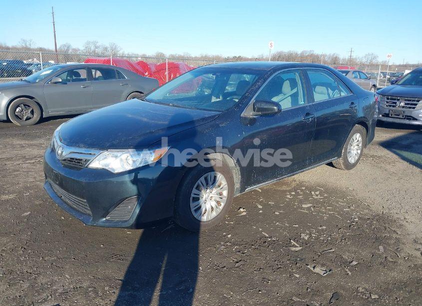 Photo 2 of 2013 Toyota Camry LE (VIN 4T4BF1FK1DR330414)