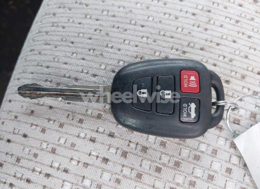 Photo 11 of 2013 Toyota Camry LE (VIN 4T4BF1FK1DR330705)