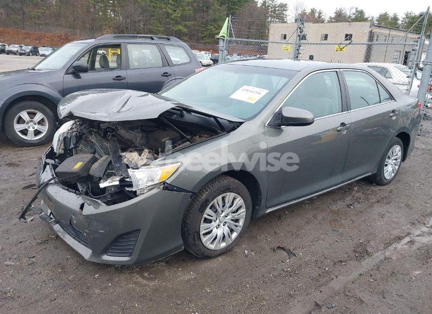 Photo 2 of 2013 Toyota Camry LE (VIN 4T4BF1FK1DR330705)