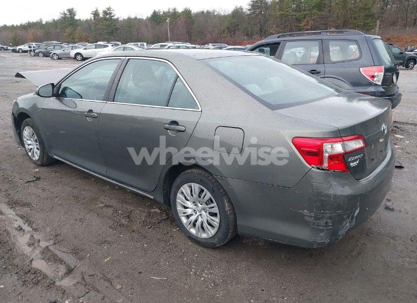 Photo 3 of 2013 Toyota Camry LE (VIN 4T4BF1FK1DR330705)