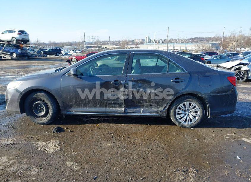 Photo 13 of 2014 Toyota Camry LE (VIN 4T4BF1FK1ER362409)