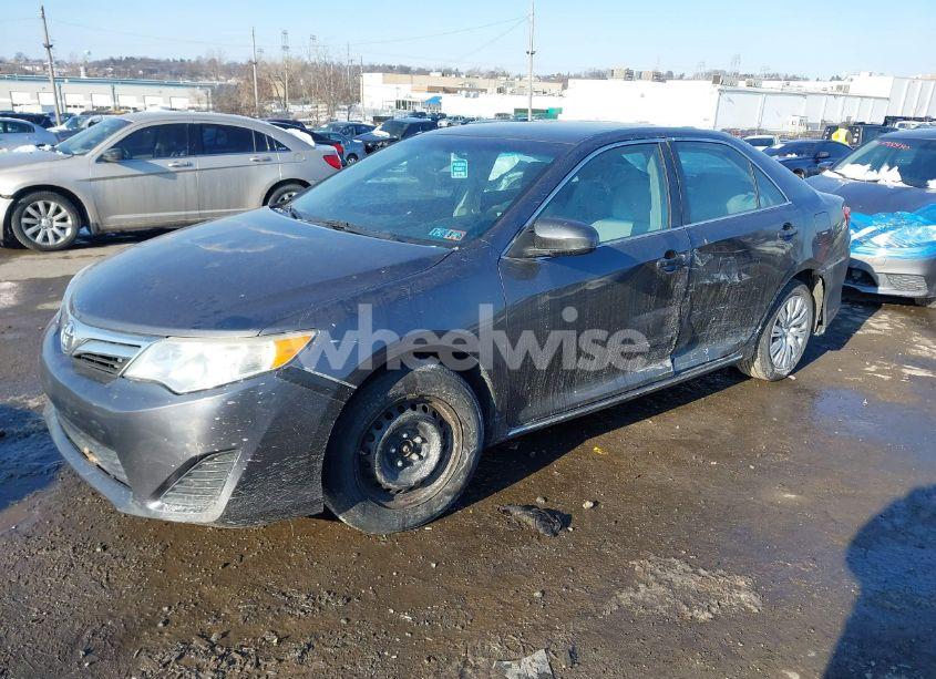 Photo 2 of 2014 Toyota Camry LE (VIN 4T4BF1FK1ER362409)
