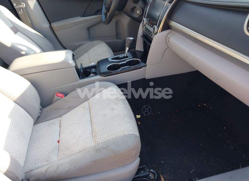 Photo 5 of 2014 Toyota Camry LE (VIN 4T4BF1FK1ER362409)