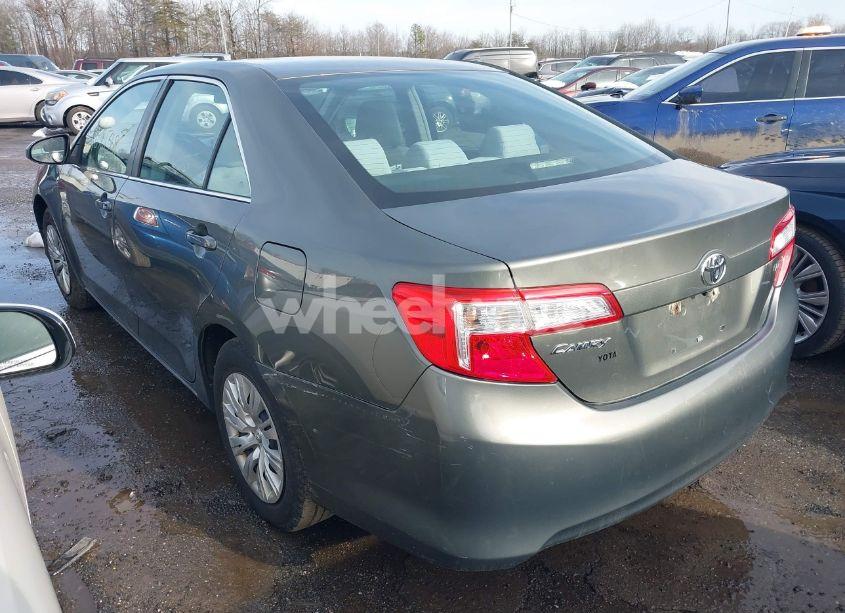 Photo 3 of 2014 Toyota Camry LE (VIN 4T4BF1FK1ER365441)
