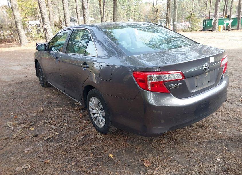 Photo 3 of 2014 Toyota Camry LE (VIN 4T4BF1FK1ER367304)