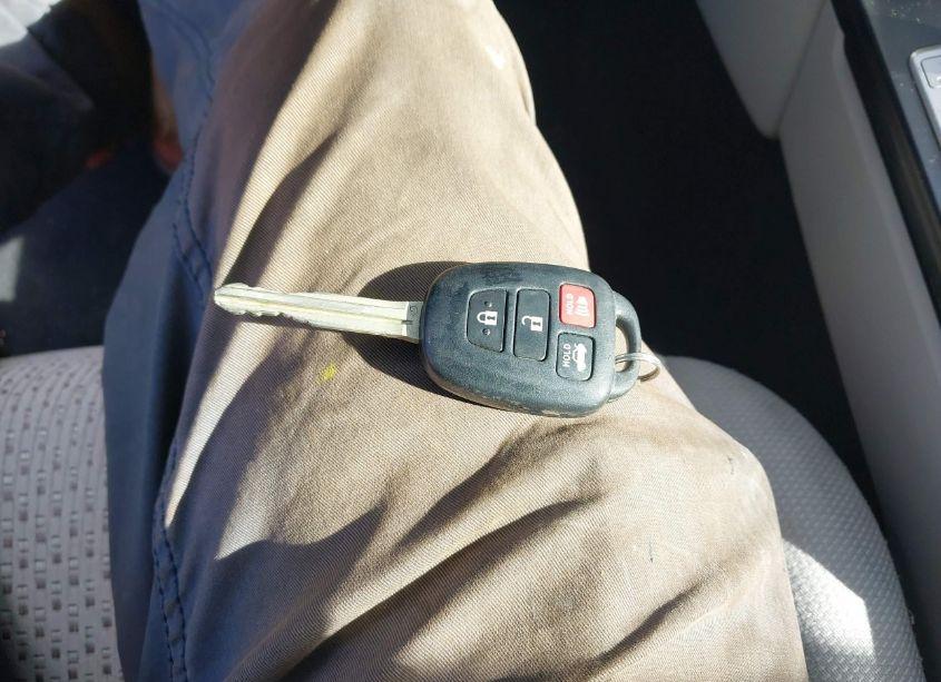 Photo 11 of 2014 Toyota Camry LE (VIN 4T4BF1FK1ER369845)