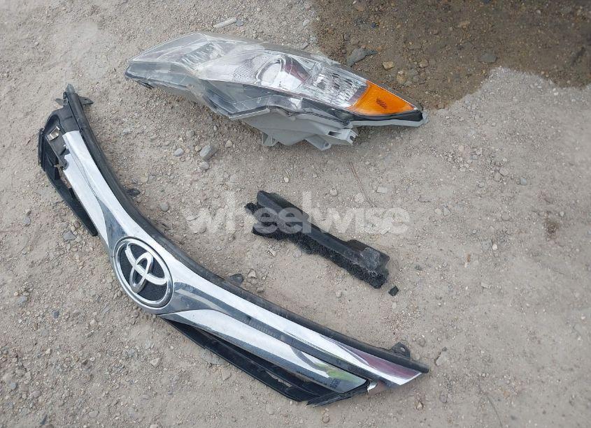 Photo 12 of 2014 Toyota Camry XLE (VIN 4T4BF1FK1ER375189)