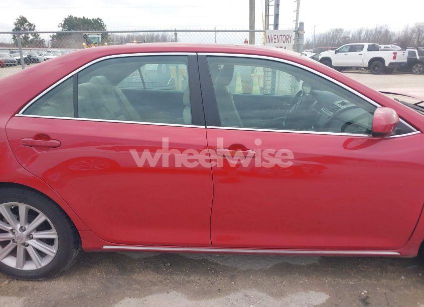 Photo 14 of 2014 Toyota Camry XLE (VIN 4T4BF1FK1ER375189)