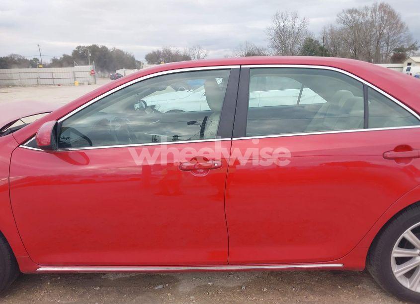 Photo 15 of 2014 Toyota Camry XLE (VIN 4T4BF1FK1ER375189)