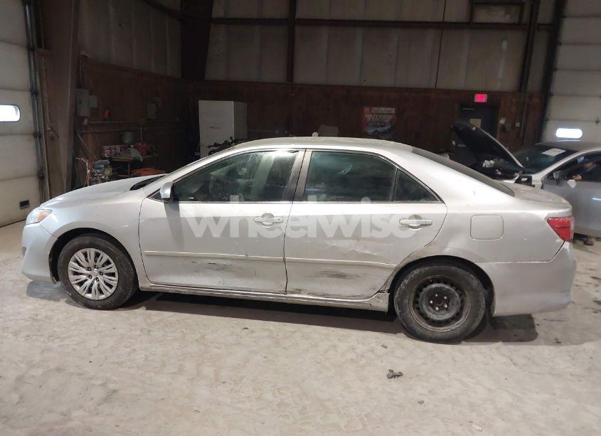 Photo 14 of 2014 Toyota Camry LE (VIN 4T4BF1FK1ER387410)