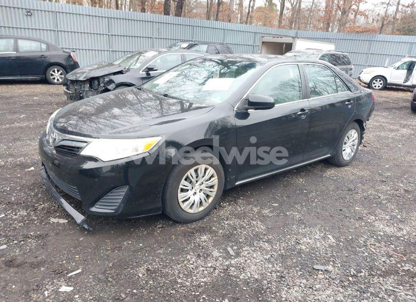 Photo 2 of 2014 Toyota Camry LE (VIN 4T4BF1FK1ER389268)