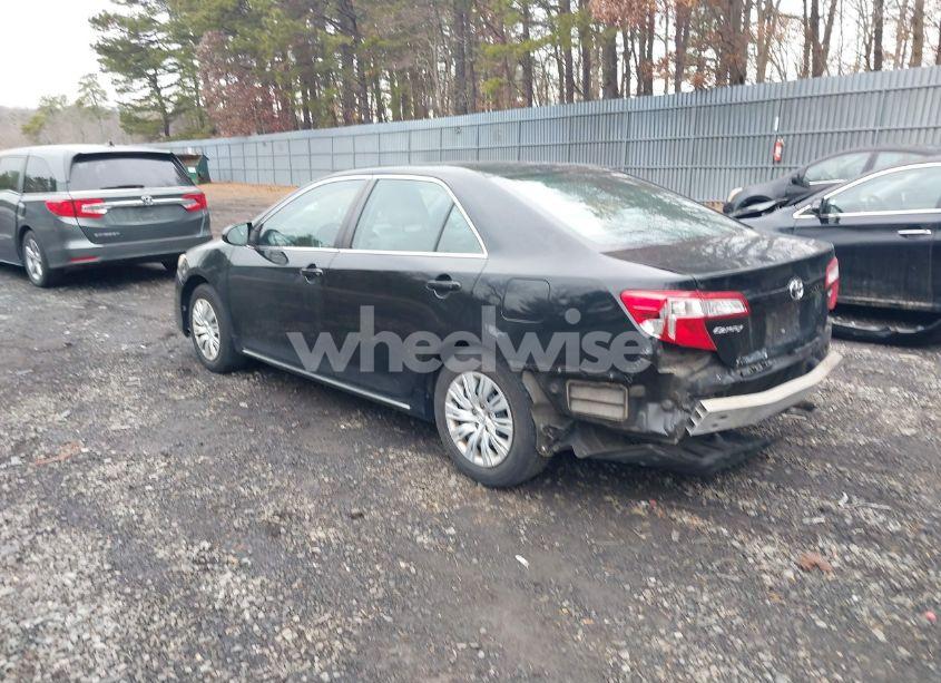 Photo 3 of 2014 Toyota Camry LE (VIN 4T4BF1FK1ER389268)