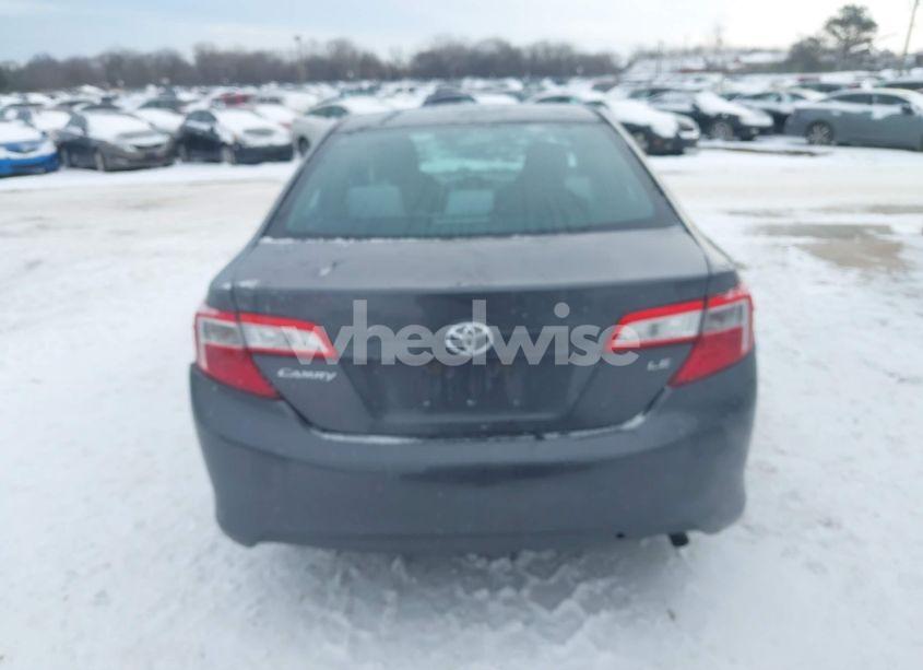 Photo 16 of 2014 Toyota Camry L/LE/SE/SE SPORT/XLE (VIN 4T4BF1FK1ER400379)