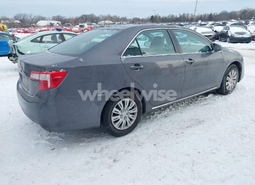 Photo 4 of 2014 Toyota Camry L/LE/SE/SE SPORT/XLE (VIN 4T4BF1FK1ER400379)