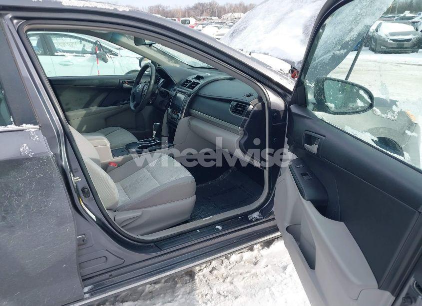 Photo 5 of 2014 Toyota Camry L/LE/SE/SE SPORT/XLE (VIN 4T4BF1FK1ER400379)