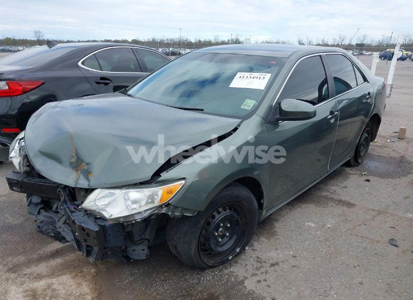 Photo 2 of 2014 Toyota Camry LE (VIN 4T4BF1FK1ER407235)