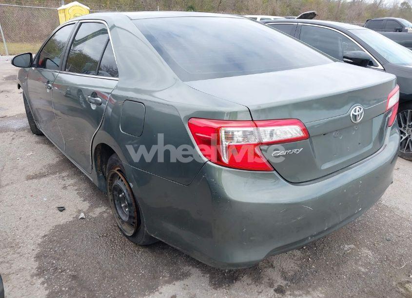 Photo 3 of 2014 Toyota Camry LE (VIN 4T4BF1FK1ER407235)