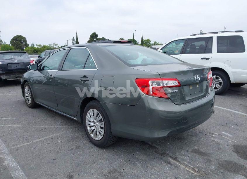 Photo 3 of 2014 Toyota Camry LE (VIN 4T4BF1FK1ER407512)