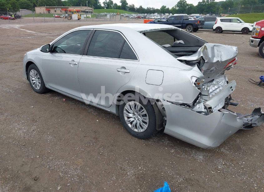 Photo 3 of 2014 Toyota Camry LE (VIN 4T4BF1FK1ER409941)