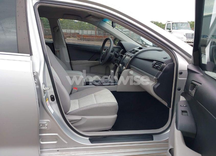 Photo 5 of 2014 Toyota Camry LE (VIN 4T4BF1FK1ER409941)