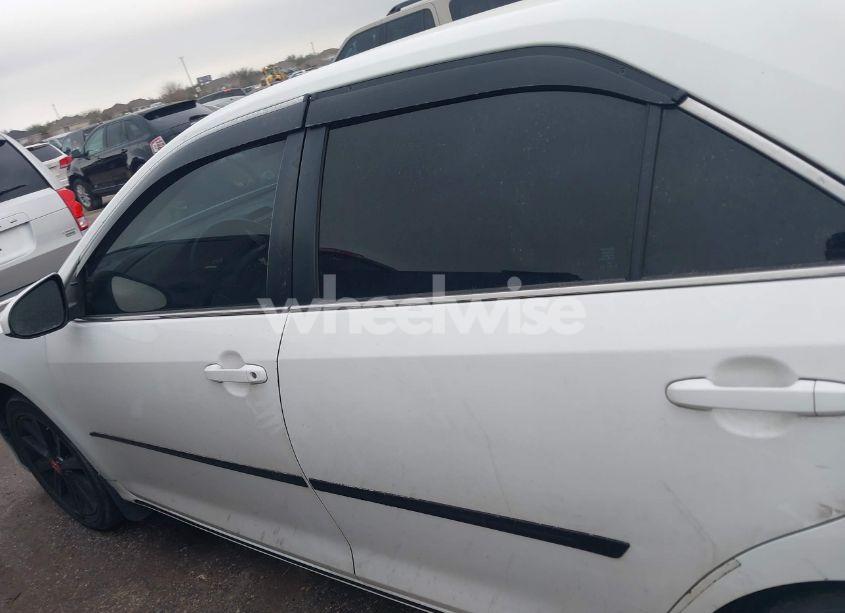 Photo 13 of 2014 Toyota Camry LE (VIN 4T4BF1FK1ER412600)