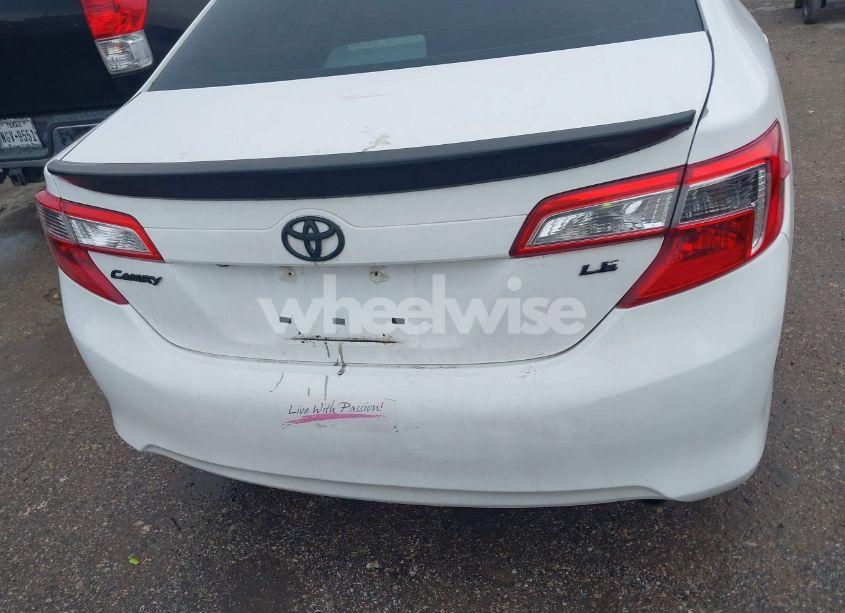 Photo 15 of 2014 Toyota Camry LE (VIN 4T4BF1FK1ER412600)