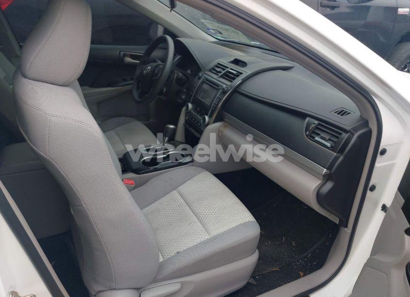Photo 5 of 2014 Toyota Camry LE (VIN 4T4BF1FK1ER412600)