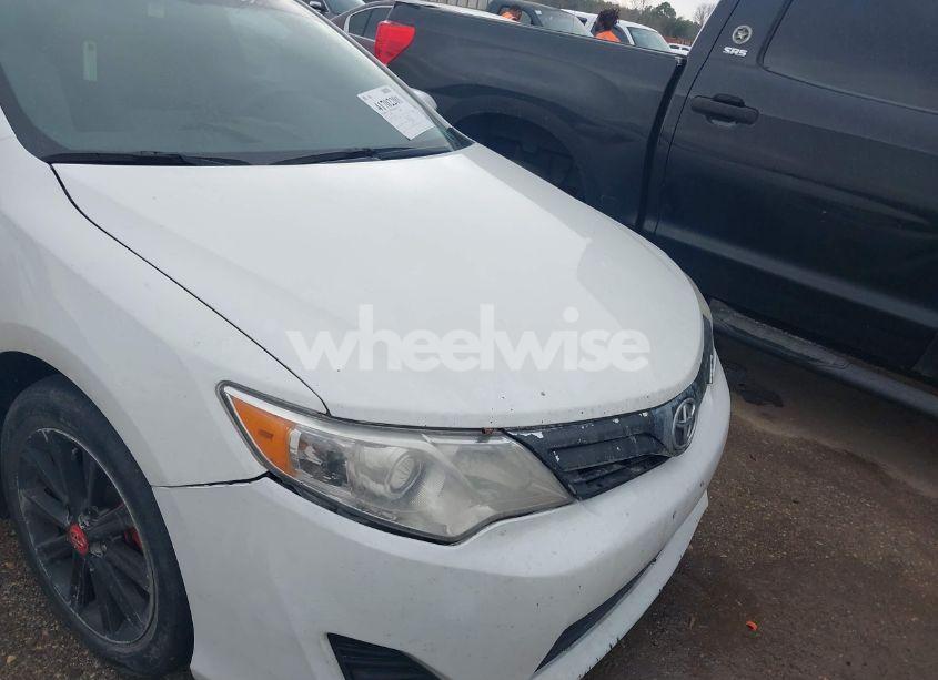 Photo 6 of 2014 Toyota Camry LE (VIN 4T4BF1FK1ER412600)