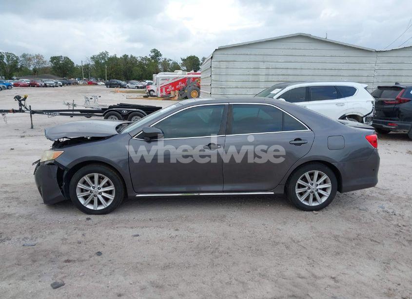 Photo 14 of 2014 Toyota Camry XLE (VIN 4T4BF1FK1ER413097)