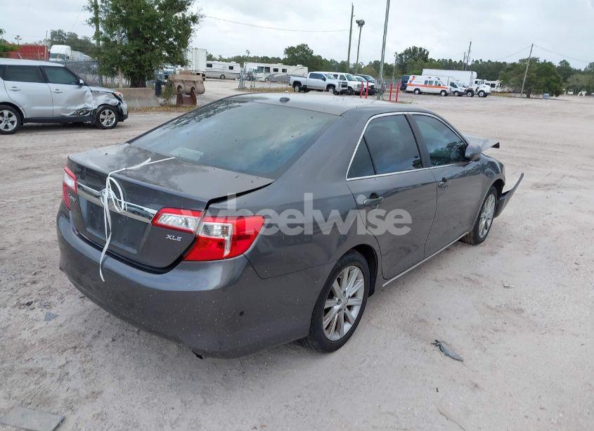Photo 4 of 2014 Toyota Camry XLE (VIN 4T4BF1FK1ER413097)