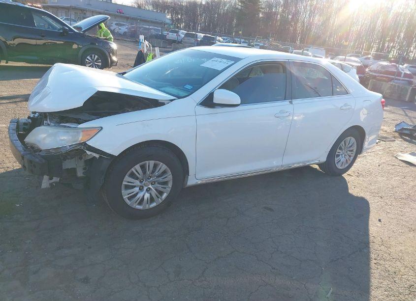 Photo 15 of 2014 Toyota Camry LE (VIN 4T4BF1FK1ER418087)