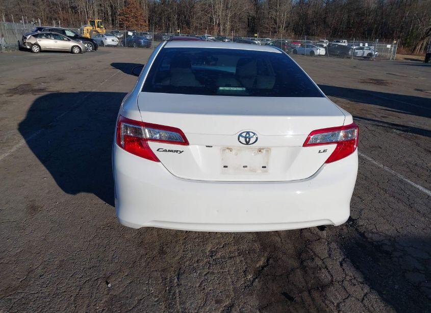 Photo 17 of 2014 Toyota Camry LE (VIN 4T4BF1FK1ER418087)